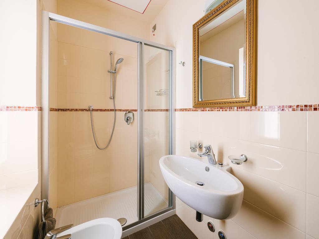 Villa Monti Varenna Rom bilde